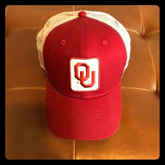 Nike Other - NIKE Oklahoma Sooners Trucker Mesh Hat